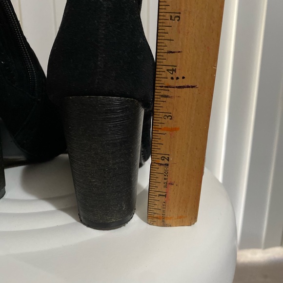 Black open toe booties 🥾 - Picture 6 of 6